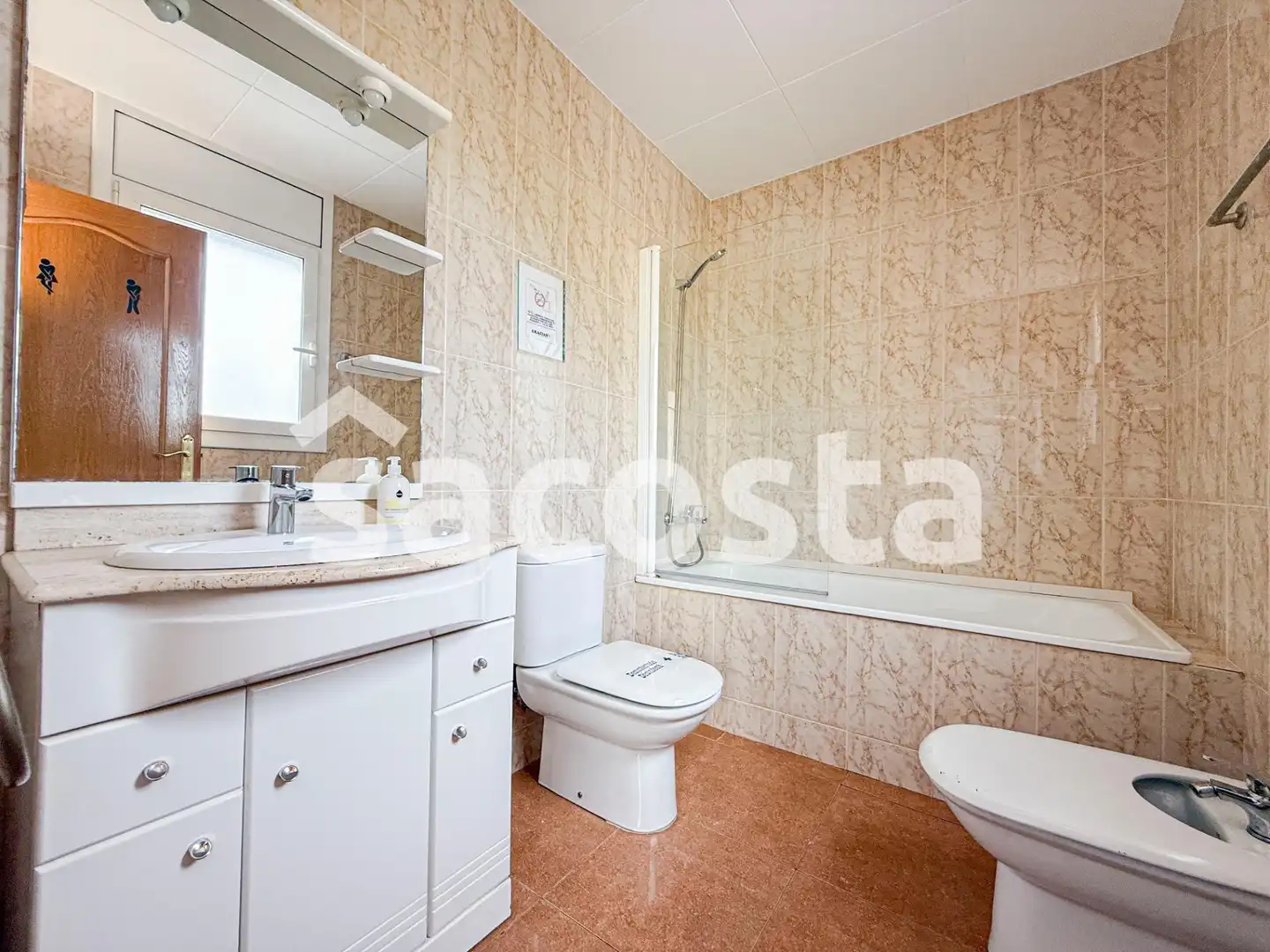 Baño de Casa o chalet en venta en Lloret de Mar con Aire acondicionado, Calefacción y Jardín privado