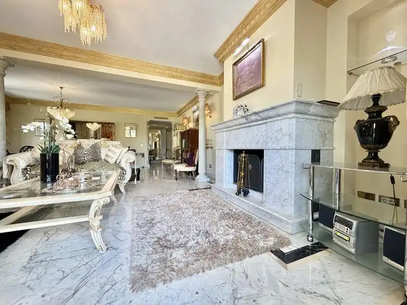 Sala de estar de Apartamento de alquiler en Marbella con Aire acondicionado, Calefacción y Terraza