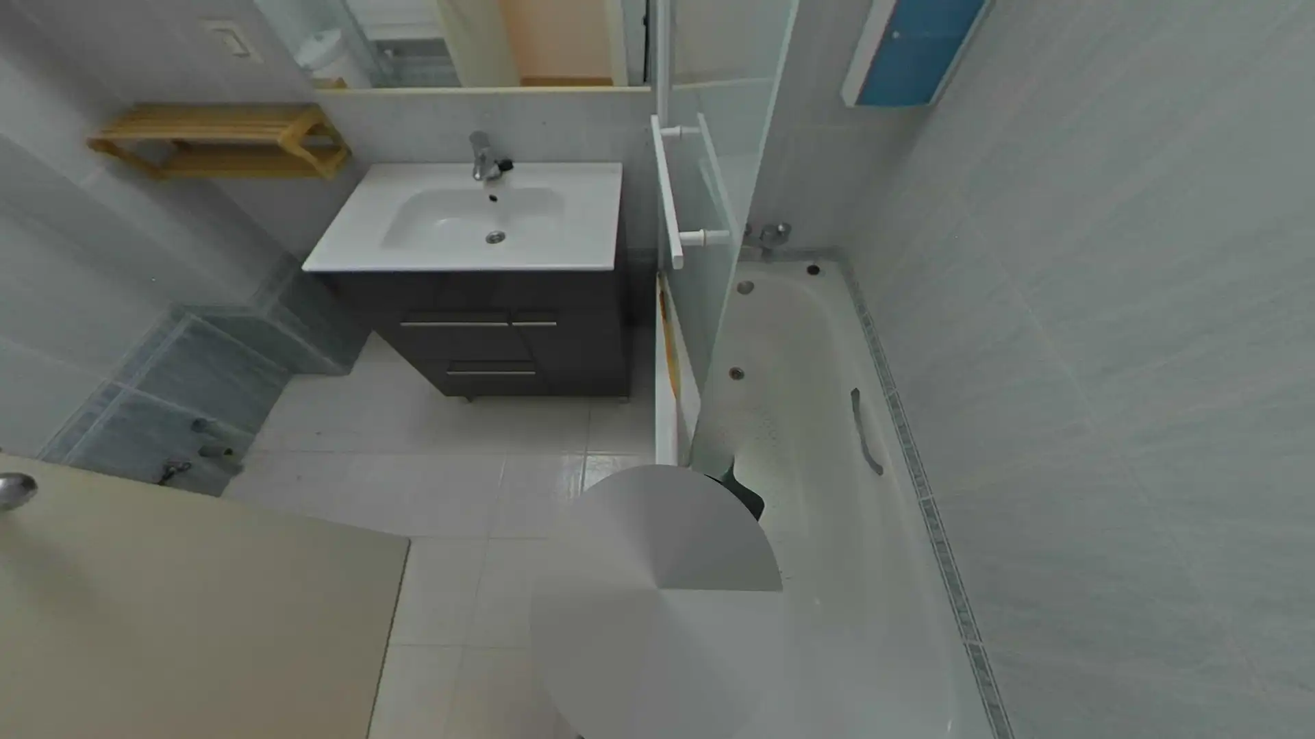 Badezimmer von Wohnungen zum Verkauf in Figueres mit Balkon