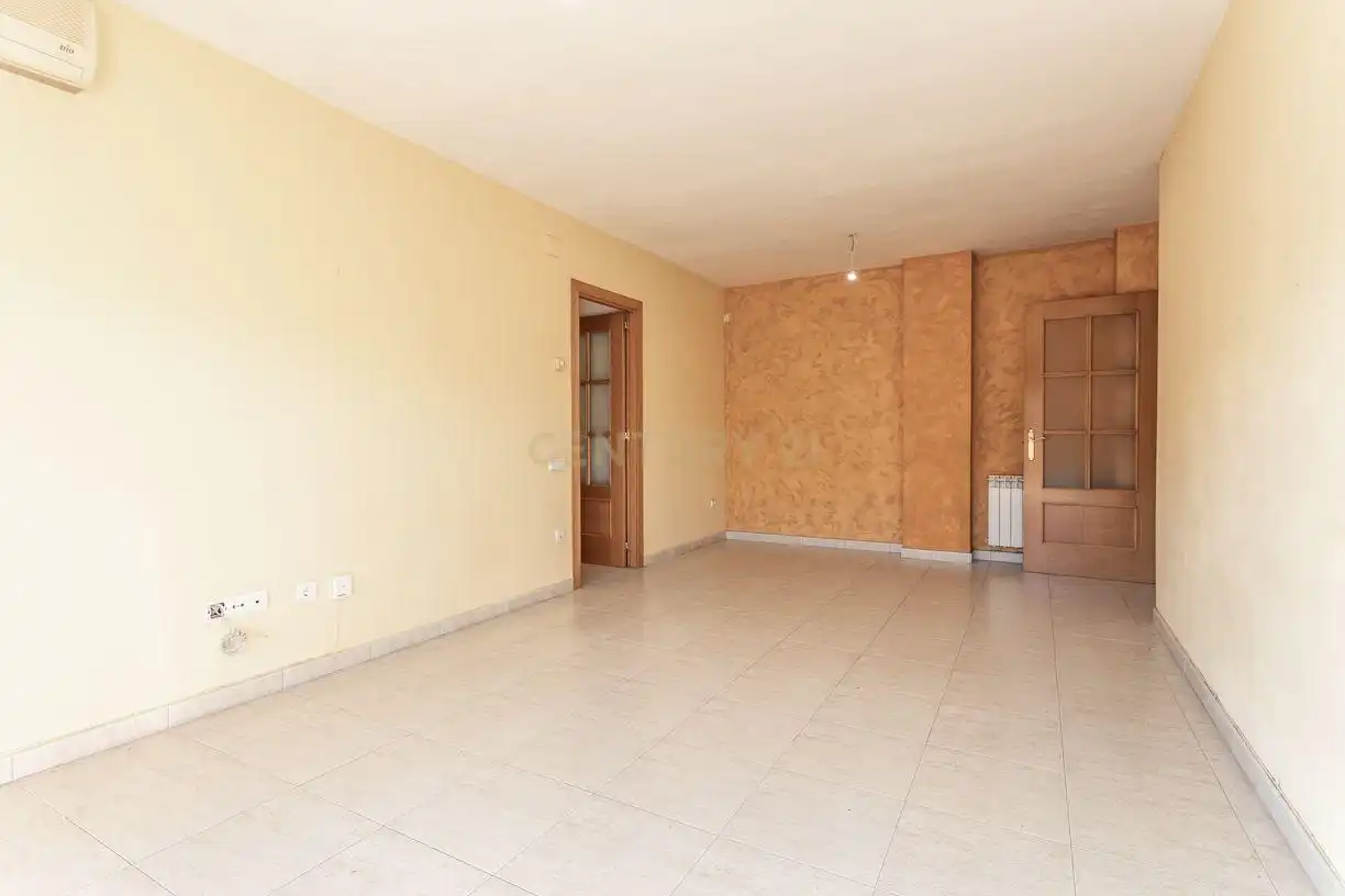 Flat for sale in Sant Celoni  with Air Conditioner and Storage room