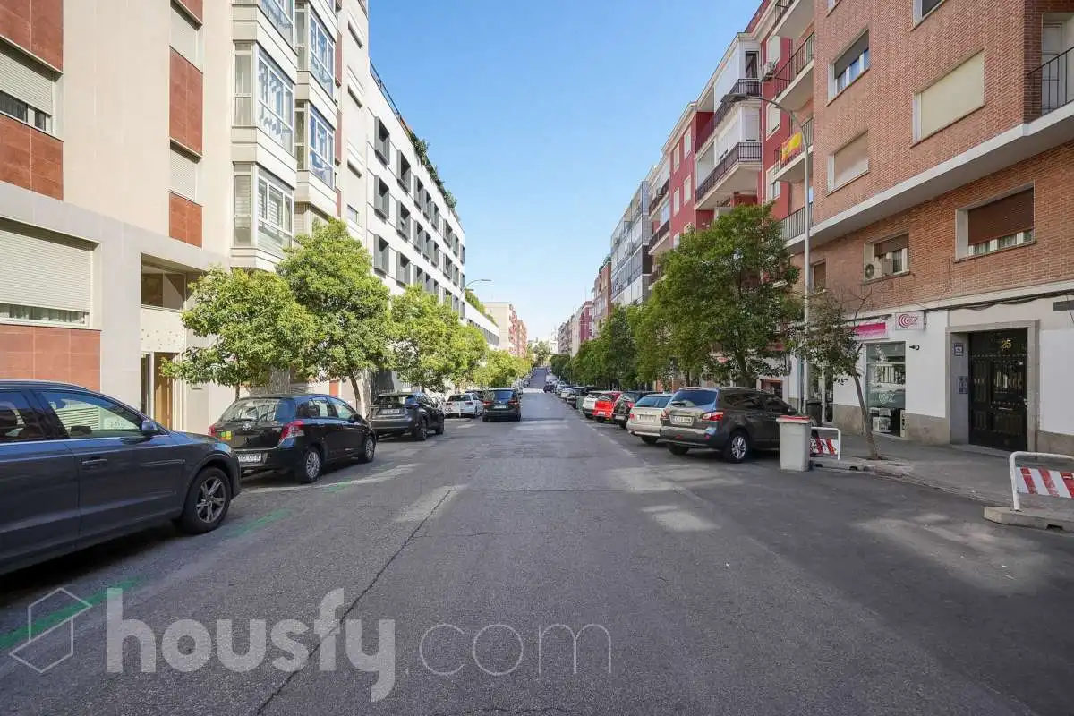 Vista exterior de Pis en venda en Madrid amb Aire condicionat, Calefacció i Moblat