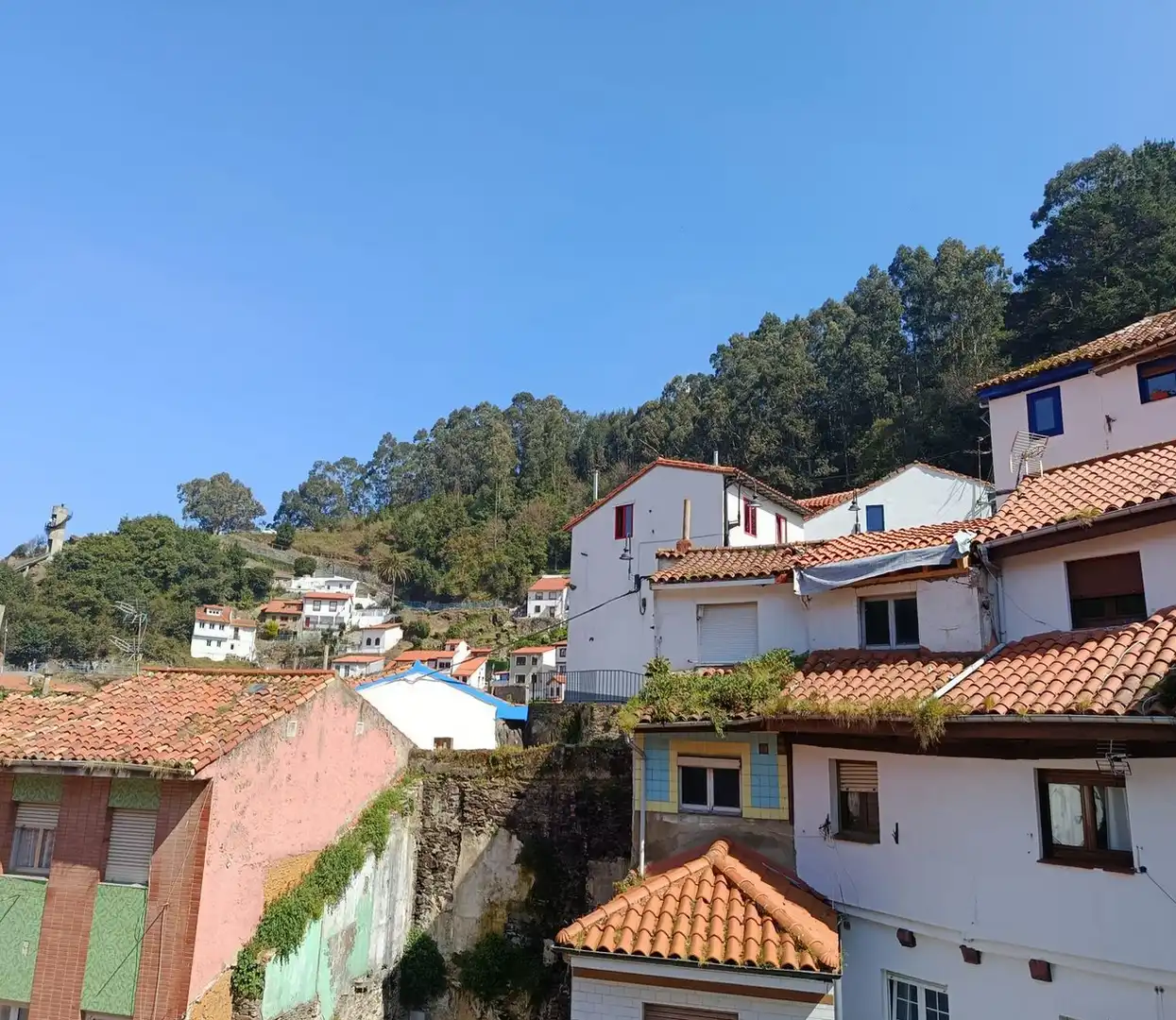 Vista exterior de Piso en venta en Cudillero con Amueblado, Horno y Lavadora