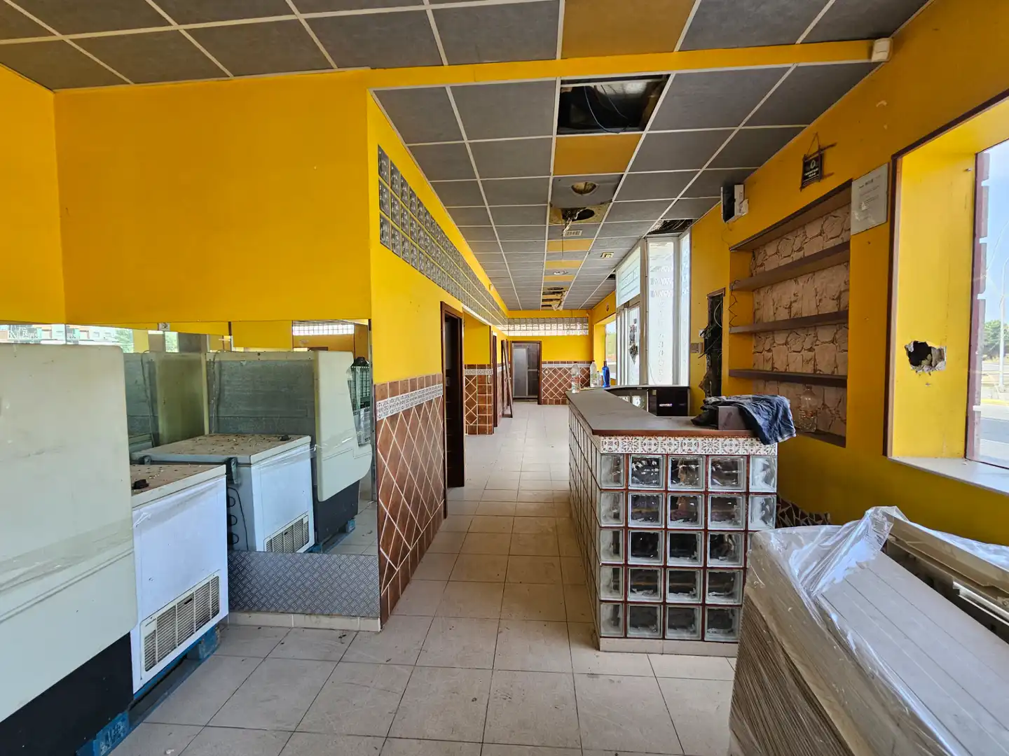 Local de alquiler en Calle Andrés Molina Moles, 26, La Algaba