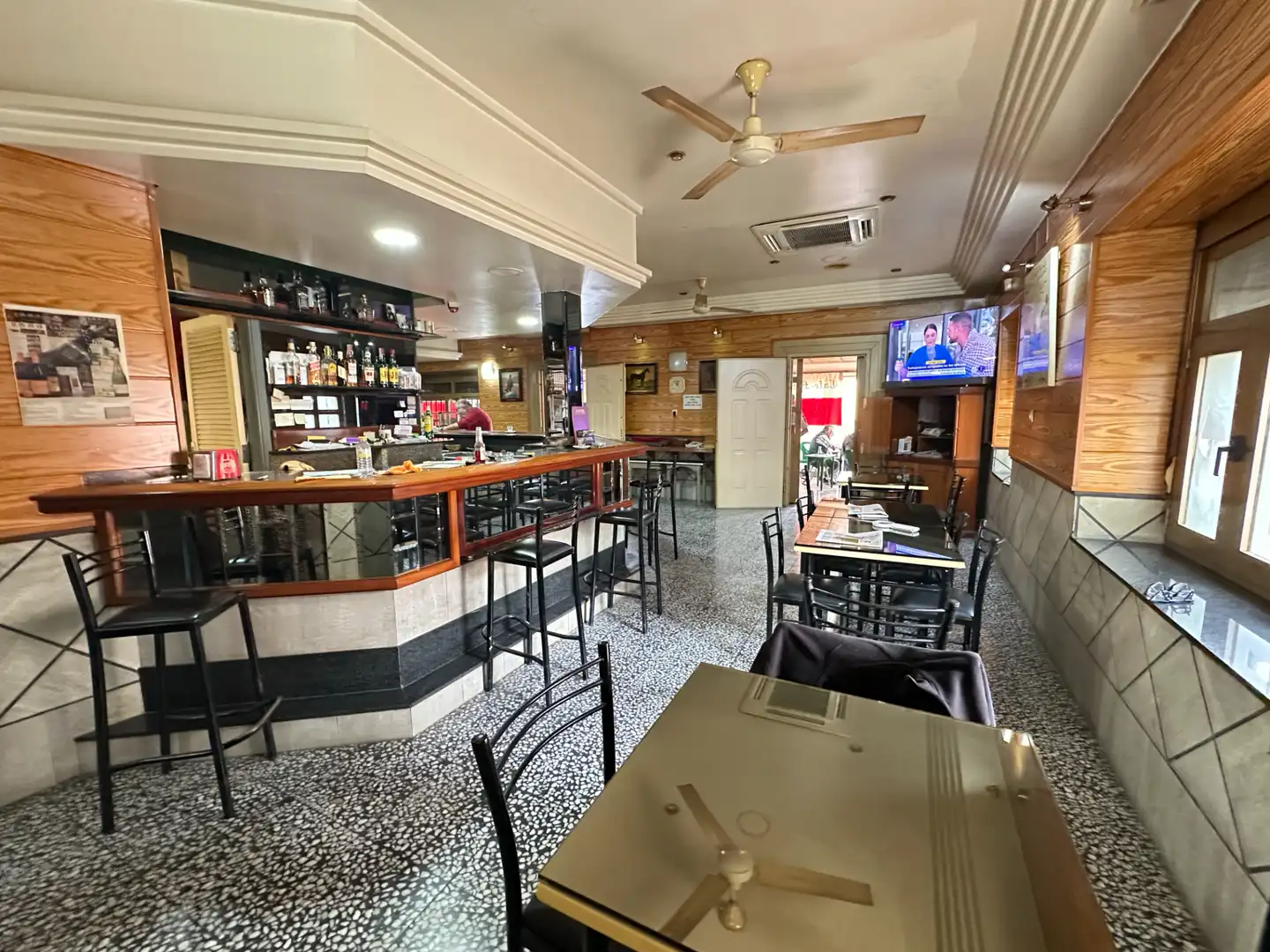 Local comercial en venda a Calle Guzmán el Bueno 3, imagen 2