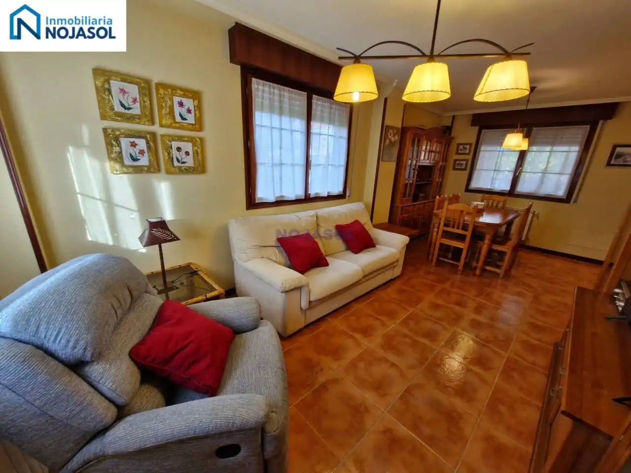Wohnzimmer von Einfamilien-Reihenhaus zum Verkauf in Argoños  mit Heizung, Privatgarten und Terrasse