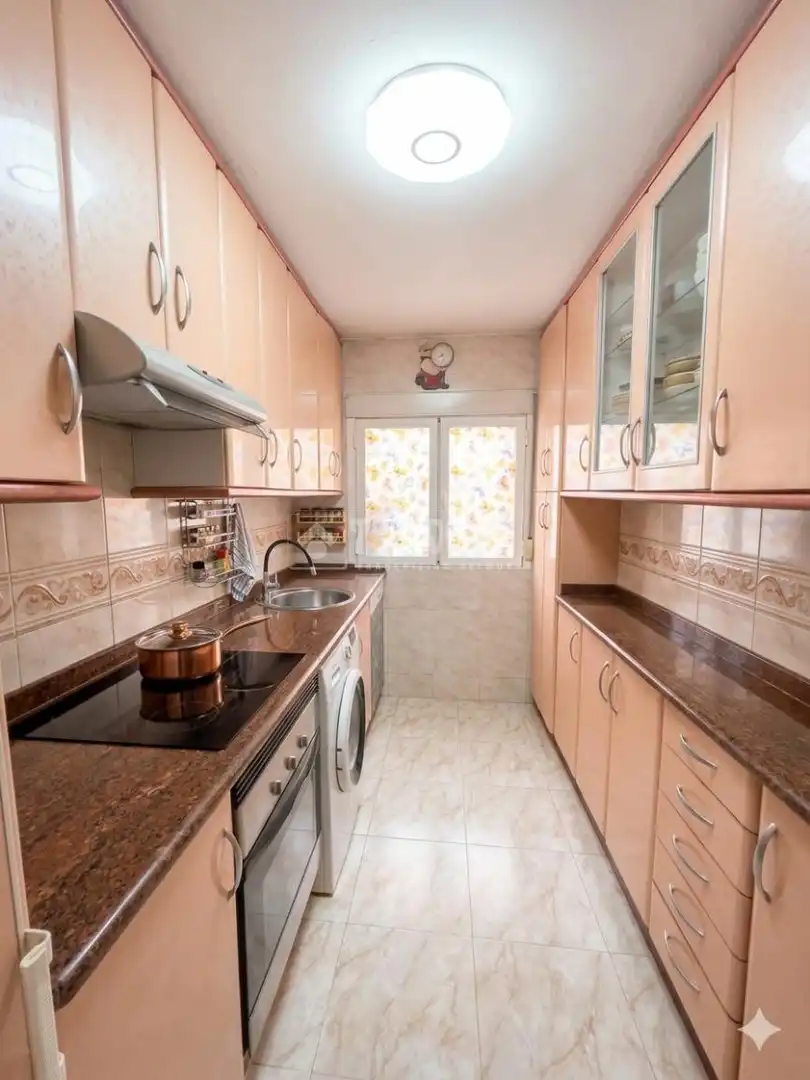 Cocina de Piso en venta en Madrid con Calefacción