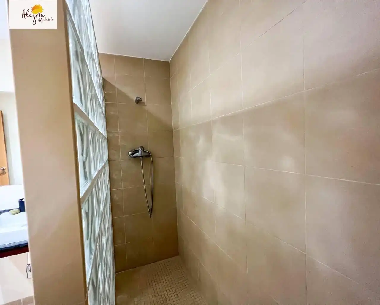 Baño de Casa o chalet en venta en Chiva con Aire acondicionado, Calefacción y Jardín privado