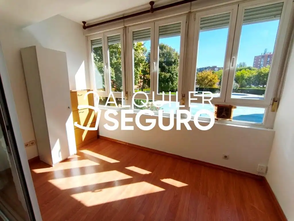 Flat for rent in Pintor Murillo, Norte - Universidad