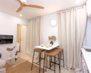 Bedroom of Apartment to share in  Madrid Capital  with Air Conditioner and Terrace