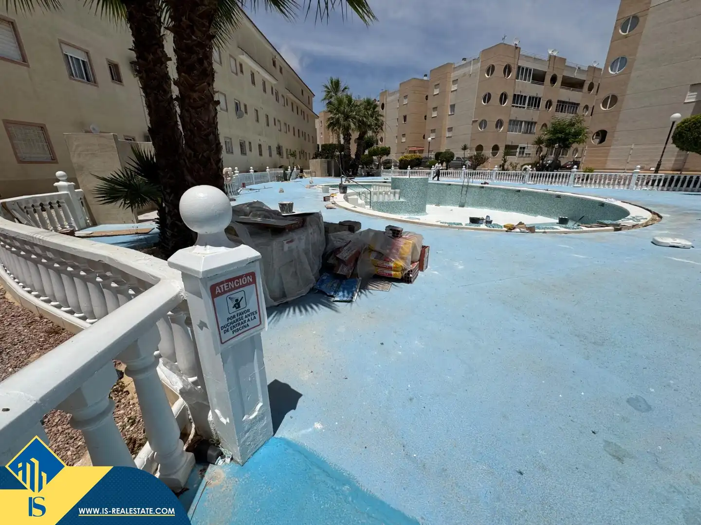 Piscina de Casa o xalet en venda en Torrevieja amb Aire condicionat, Terrassa i Traster