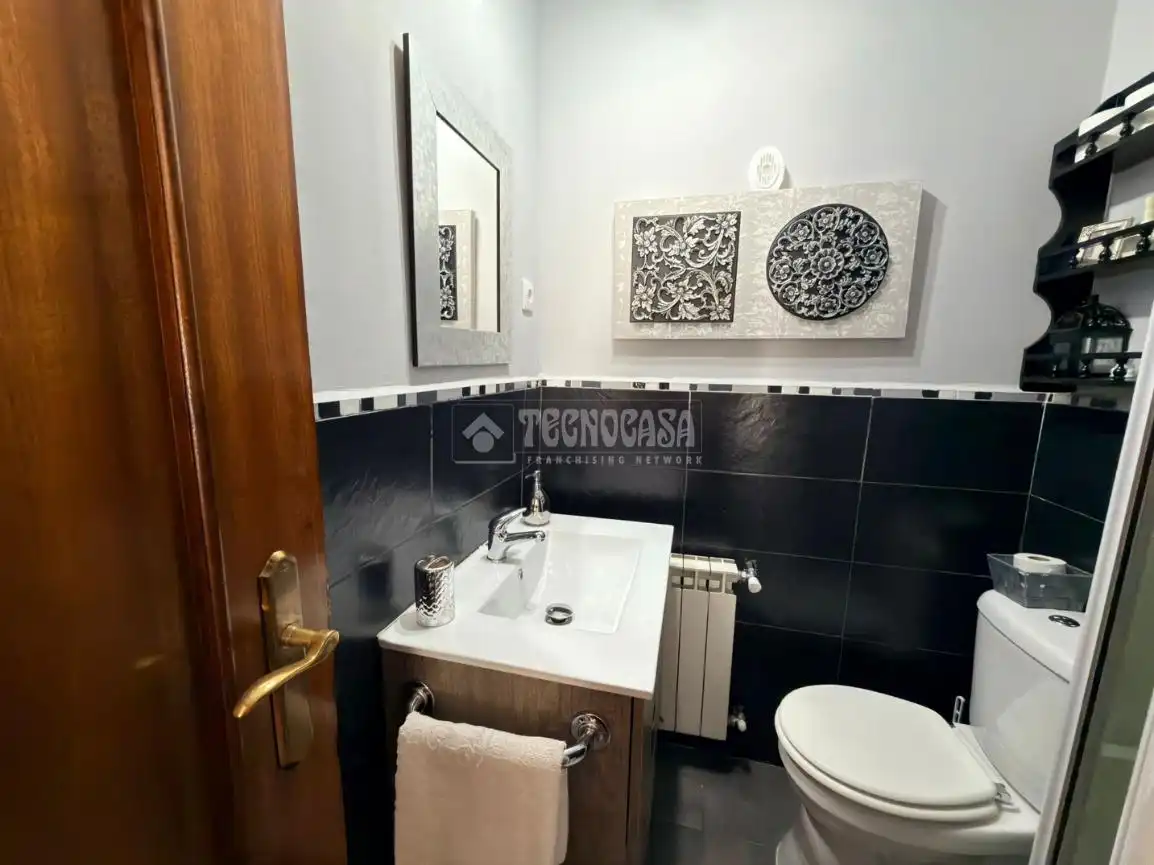 Baño de Piso en venta en Alcalá de Henares con Calefacción y Terraza