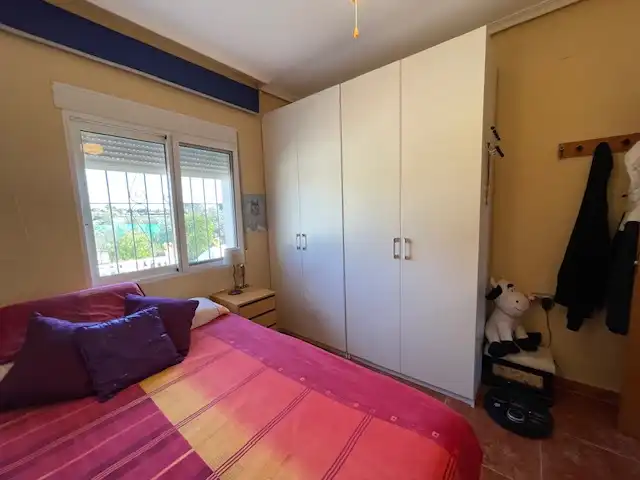 Dormitori de Casa o xalet en venda en Alicante / Alacant amb Aire condicionat, Calefacció i Jardí privat