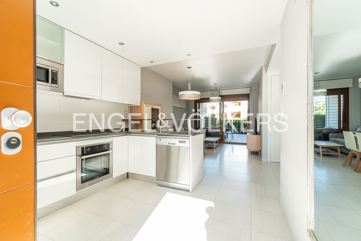 Cuina de Apartament en venda en Orihuela amb Aire condicionat, Calefacció i Jardí privat