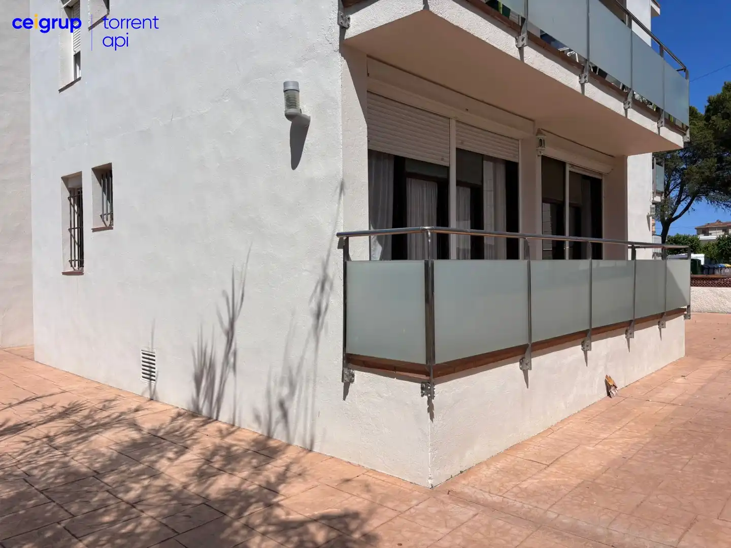 Terraza de Piso en venta en L'Estartit con Piscina, Amueblado y Balcón
