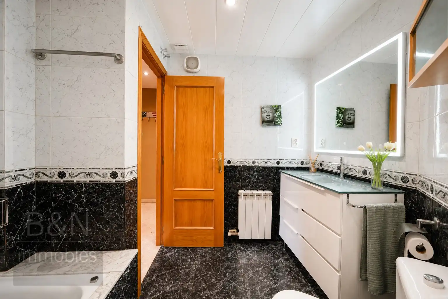 Bathroom of Duplexes for sale in Sabadell  with Air Conditioner, Heating and Terrace