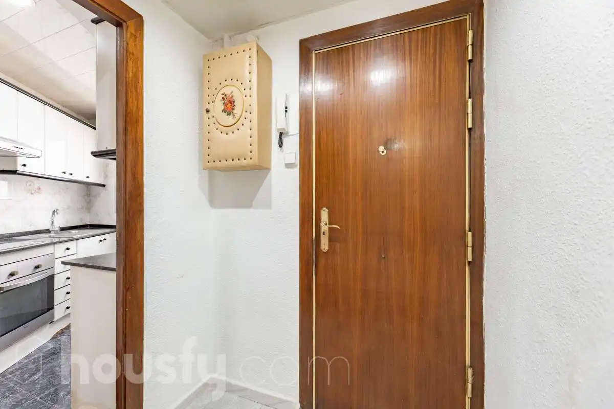 Flat for sale in Cornellà de Llobregat  with Air Conditioner