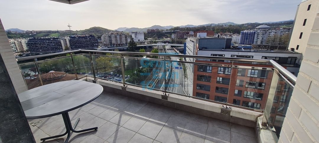 Terrassa de Pis de lloguer en Donostia - San Sebastián  amb Calefacció, Terrassa i Piscina