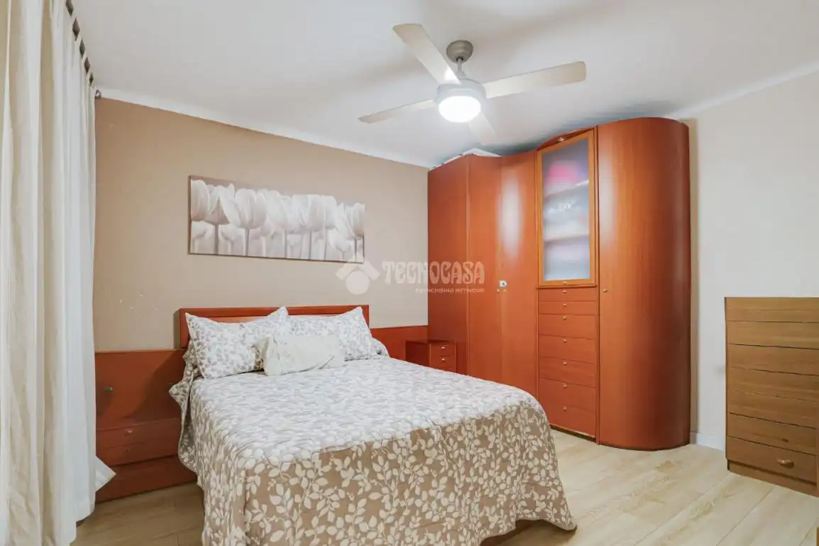 Habitación de Piso en venta en Ripollet con Aire acondicionado, Calefacción y Balcón