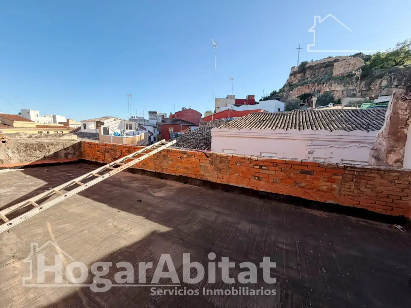 Vista exterior de Casa o chalet en venta en Sagunto / Sagunt con Terraza y Balcón