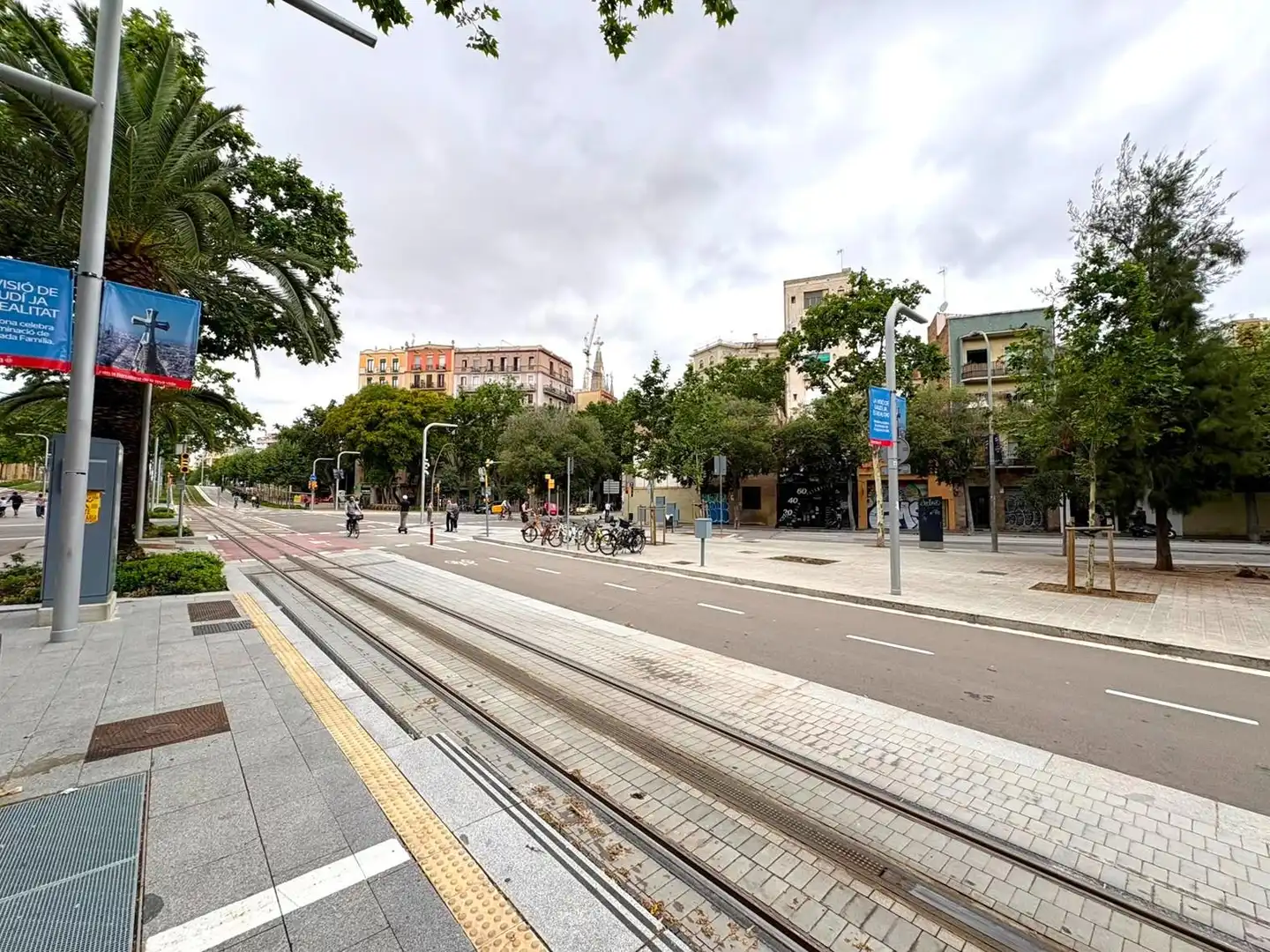 Vista exterior de Piso en venta en Barcelona con Balcón