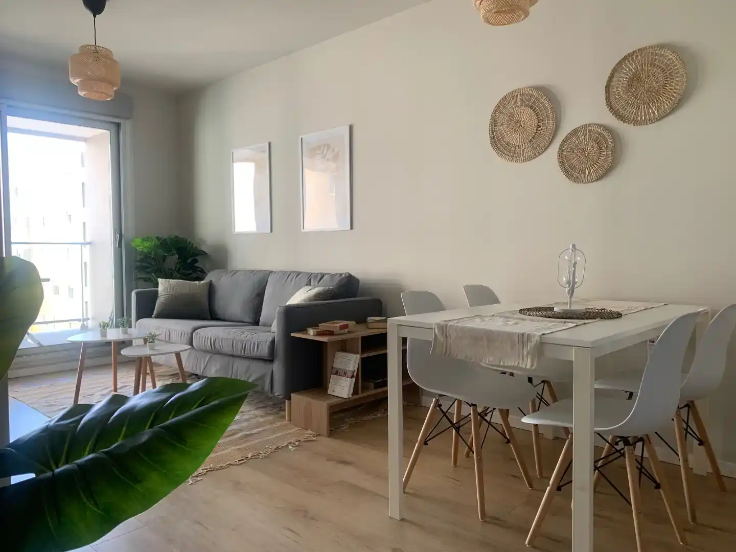 Living room of Flat for rent in Las Palmas de Gran Canaria  with Parquet flooring, Swimming Pool and Furnished