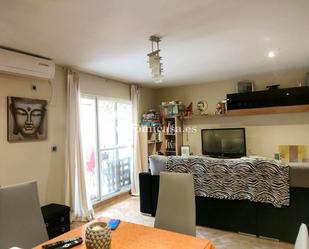 Sala d'estar de Casa adosada en venda en  Jaén Capital amb Aire condicionat, Terrassa i Moblat