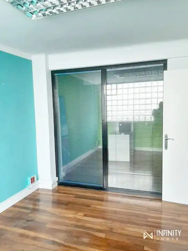 Office space with lift for sale in Indautxu, imagen 2