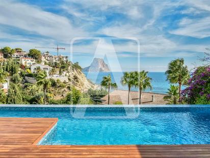 Piscina de Casa o xalet en venda en Calpe / Calp amb Aire condicionat, Jardí privat i Parquet