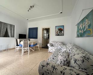 Living room of Attic to rent in Gáldar  with Terrace and Furnished