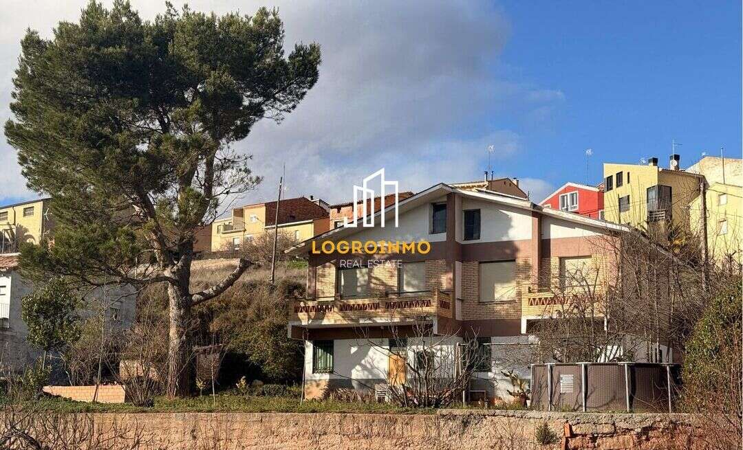 Vista exterior de Casa o chalet en venta en Tricio con Calefacción, Jardín privado y Parquet
