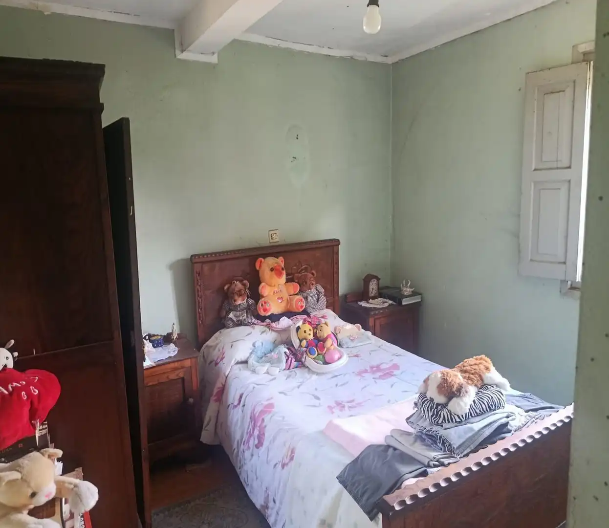 Dormitori de Finca rústica en venda en Pravia amb Jardí privat, Moblat i Forn