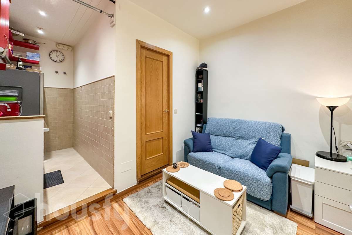 Living room of Flat for sale in  Madrid Capital  with Heating