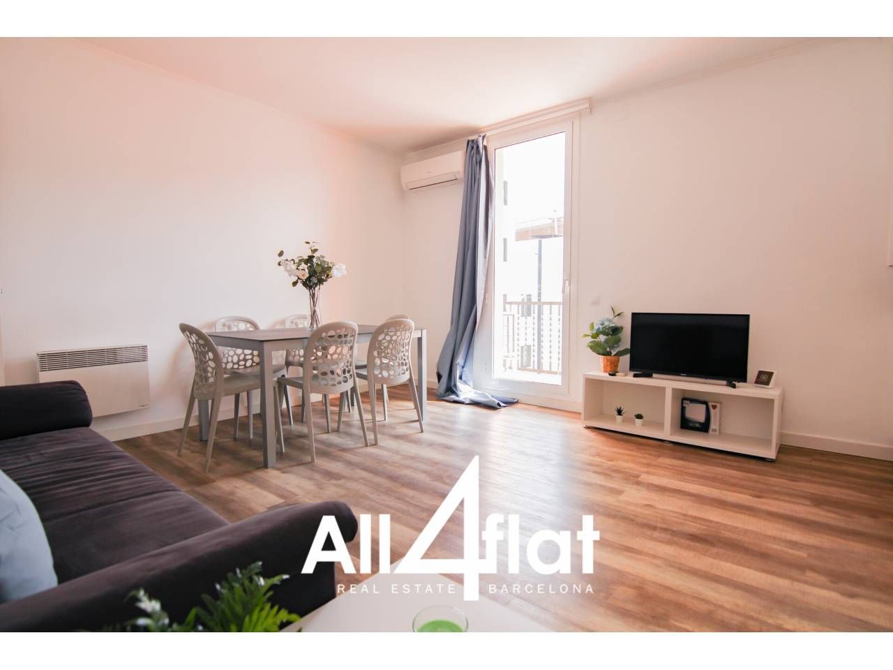 Bedroom of Flat to rent in  Barcelona Capital  with Air Conditioner, Parquet flooring and Terrace