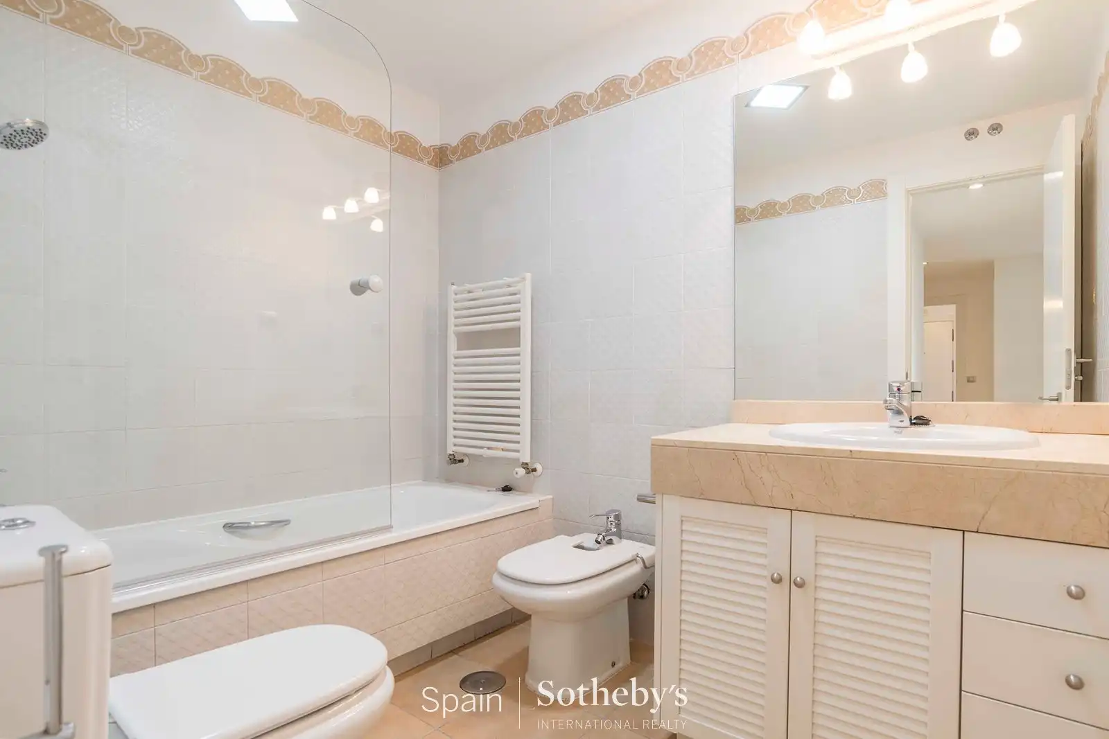 Bany de Apartament de lloguer en Pozuelo de Alarcón amb Aire condicionat, Calefacció i Terrassa