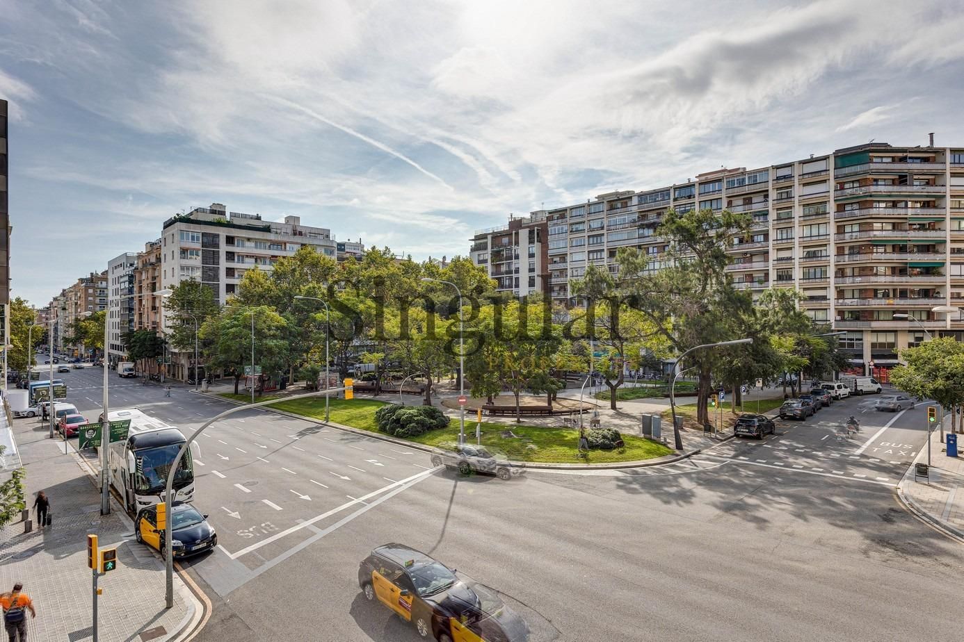 Exterior view of Flat for sale in  Barcelona Capital  with Air Conditioner, Heating and Parquet flooring