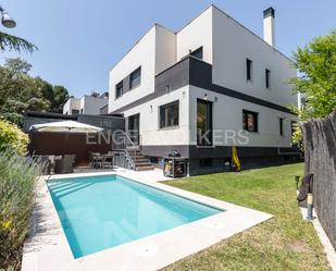 Exterior view of Single-family semi-detached to rent in Las Rozas de Madrid  with Air Conditioner, Heating and Private garden