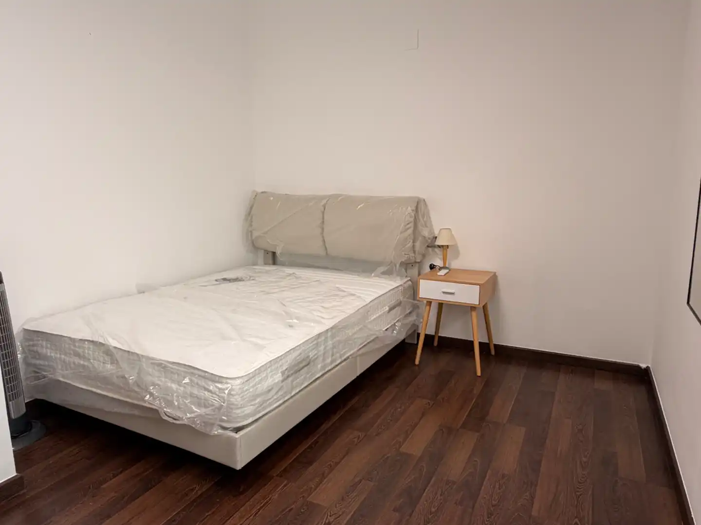 Flat with terrace to rent in Carrer de Manuel Bellido 28, imagen 2