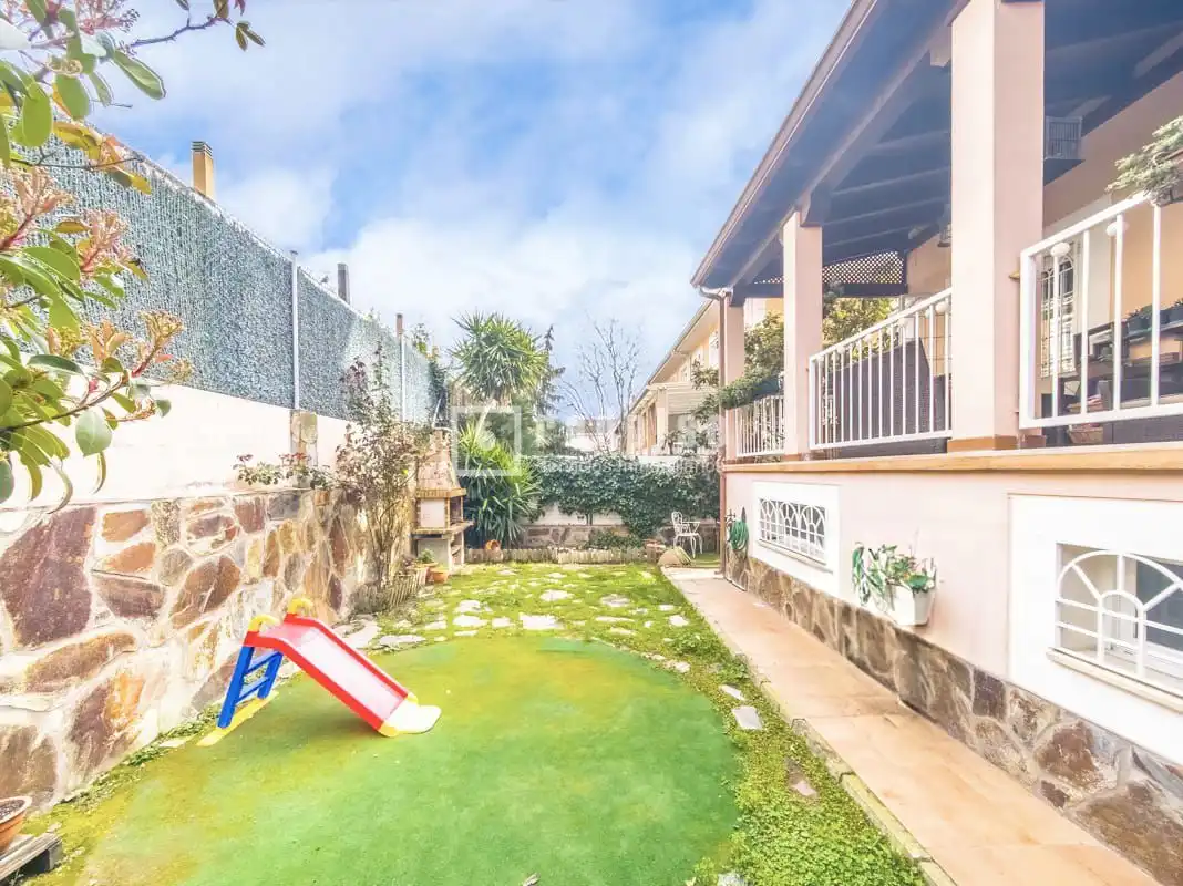 Garden of Houses for sale in Alcorcón  with Heating, Terrace and Storage room