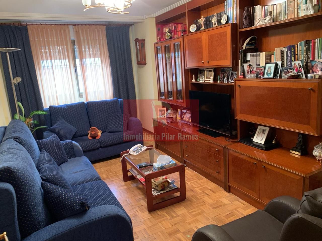 Sala de estar de Piso de alquiler en León Capital  con Calefacción, Terraza y Amueblado