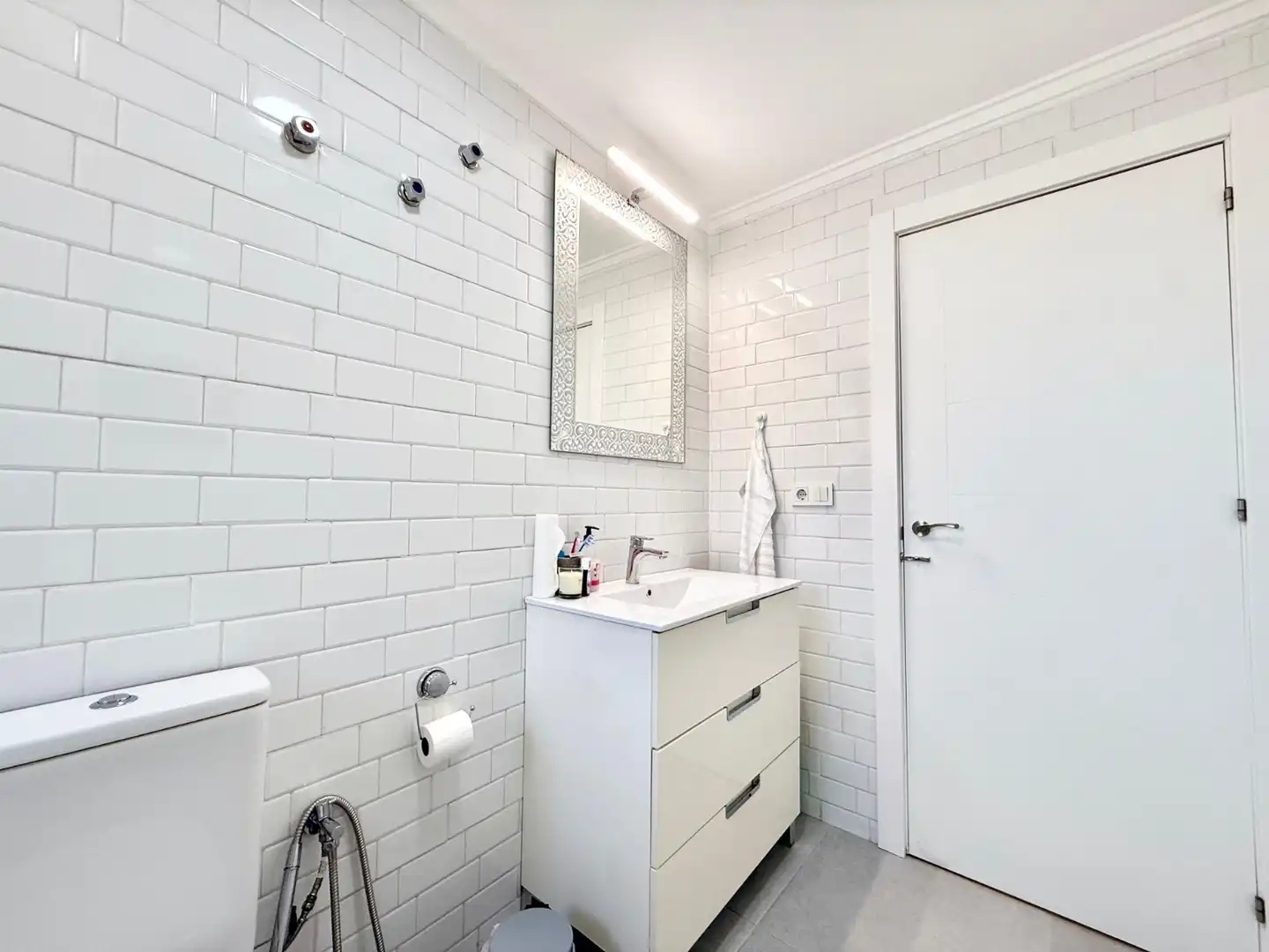 Badezimmer von Wohnungen zur Miete in Torrevieja mit Klimaanlage, Heizung und Terrasse