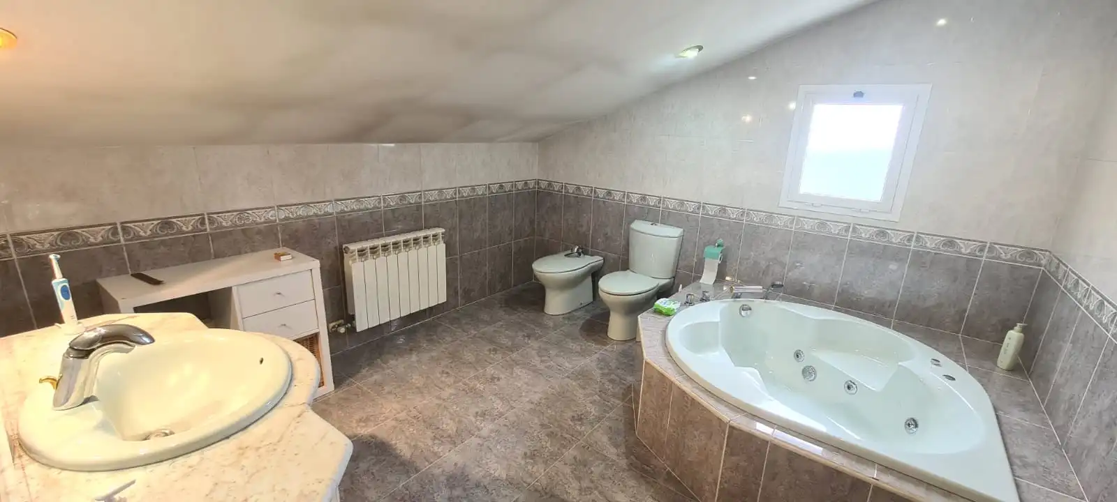 Bathroom of Houses for sale in Caldes de Malavella  with Air Conditioner, Heating and Private garden
