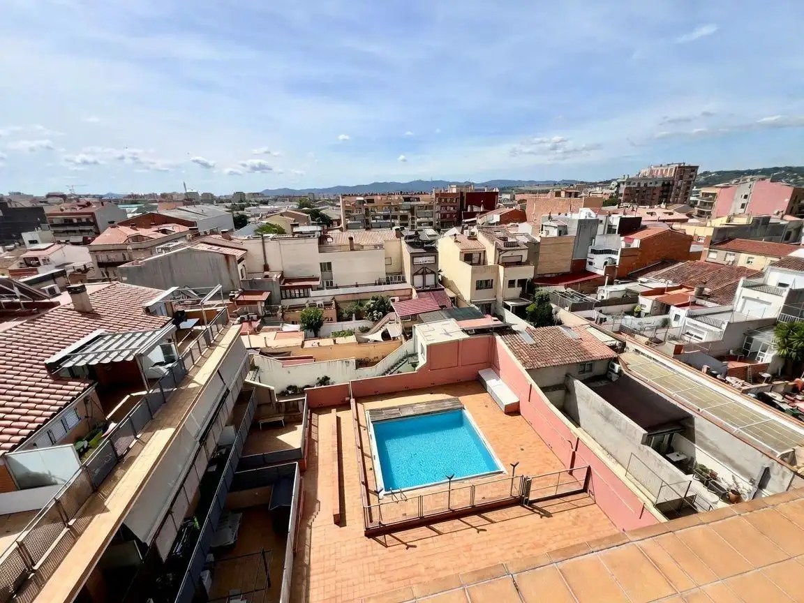 Exterior view of Flat for sale in Sabadell  with Air Conditioner, Heating and Terrace