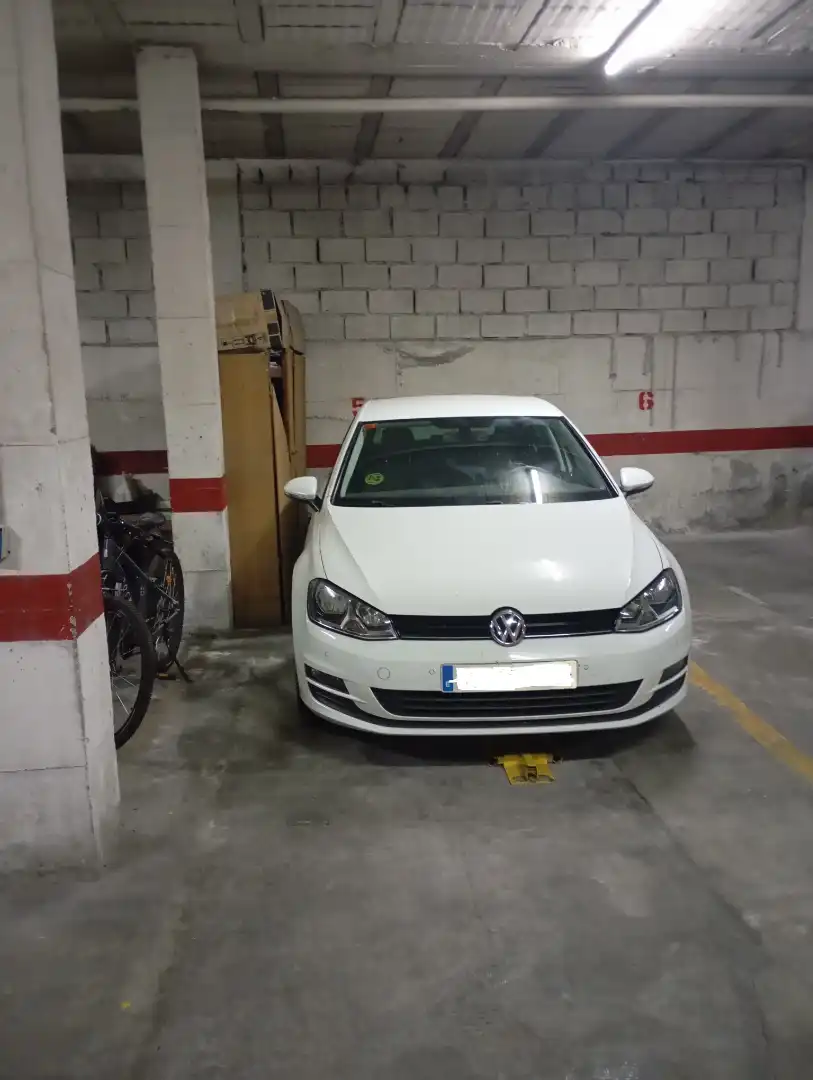 Aparcament de Pis en venda en Granada amb Terrassa, Moblat i Forn