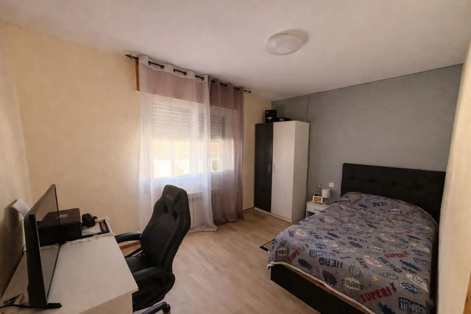 Habitación de Casa adosada en venta en Manzanares con Aire acondicionado, Jardín privado y Terraza