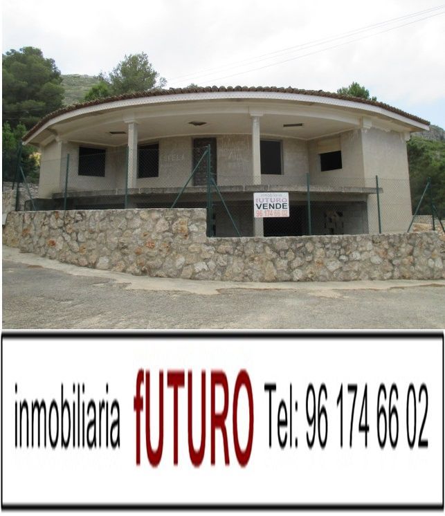 Exterior view of House or chalet for sale in Simat de la Valldigna