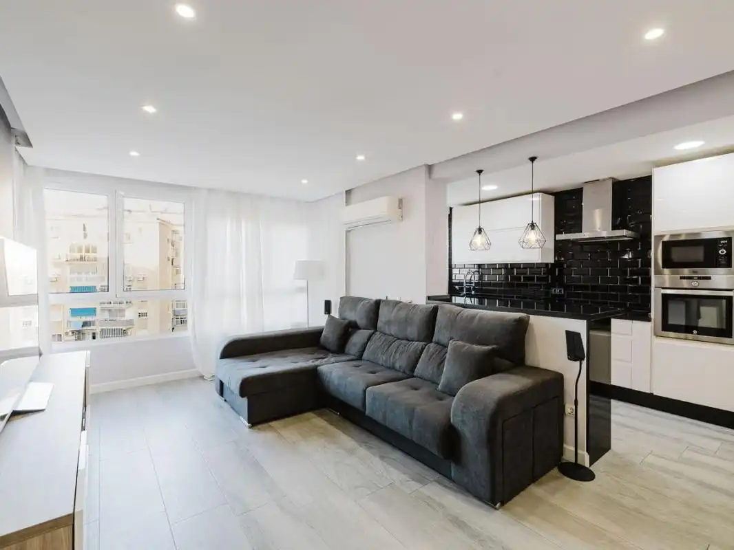 Piso con ascensor en venta en C. Gaucín, imagen 2