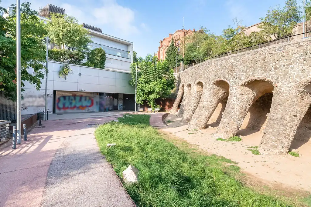 Vista exterior de Local en venda en Sarrià - Sant Gervasi