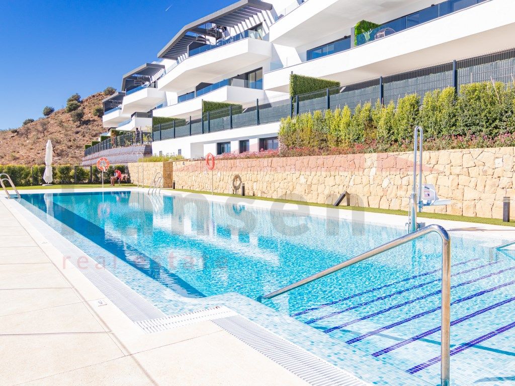 Piscina de Casa o xalet en venda en Rincón de la Victoria amb Terrassa i Piscina comunitària