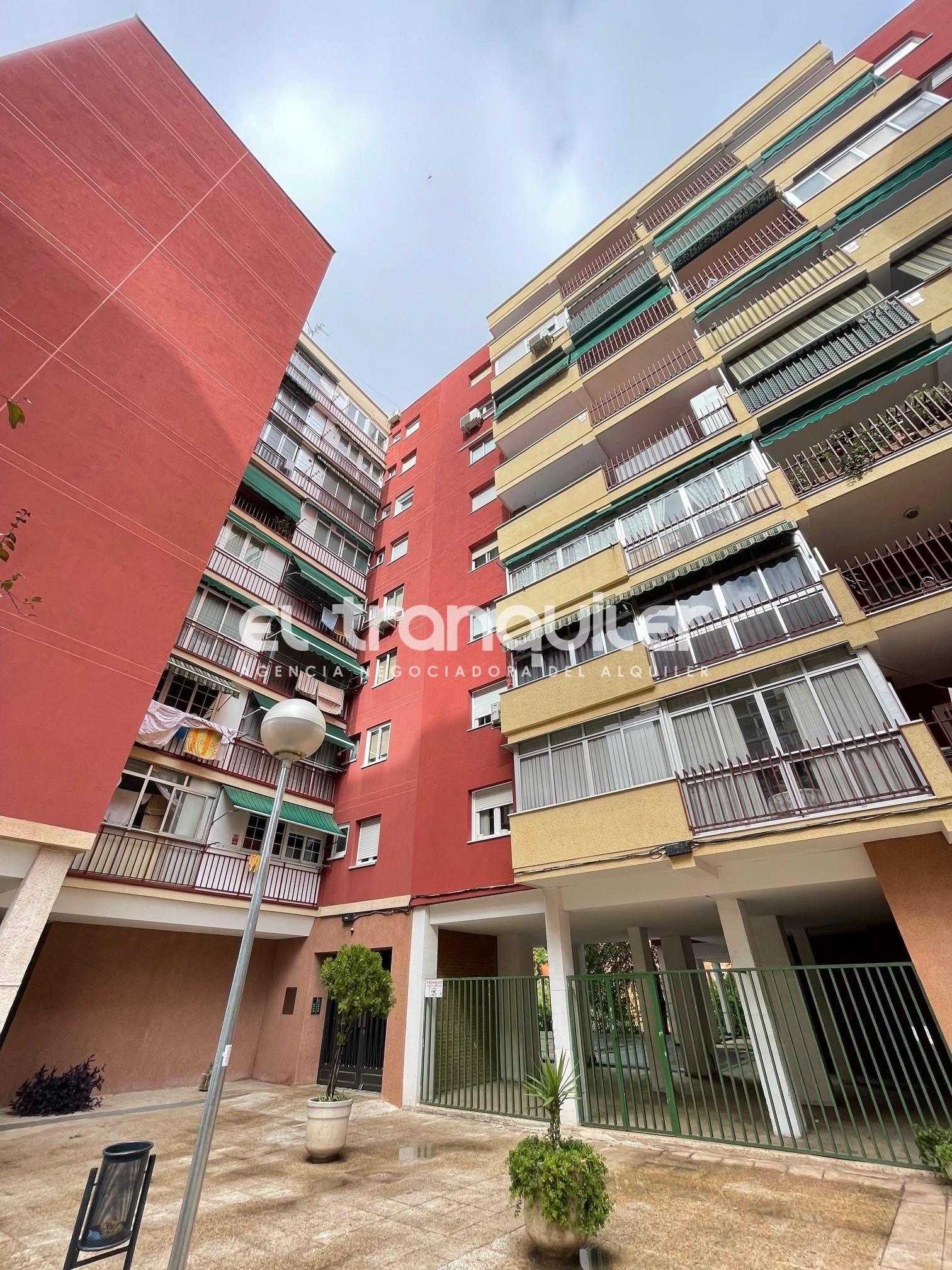 Exterior view of Flat to rent in Móstoles  with Air Conditioner, Parquet flooring and Furnished