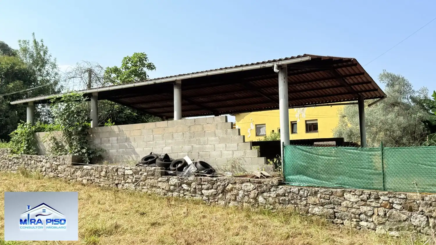 Vista exterior de Terreny industrial en venda en Liendo